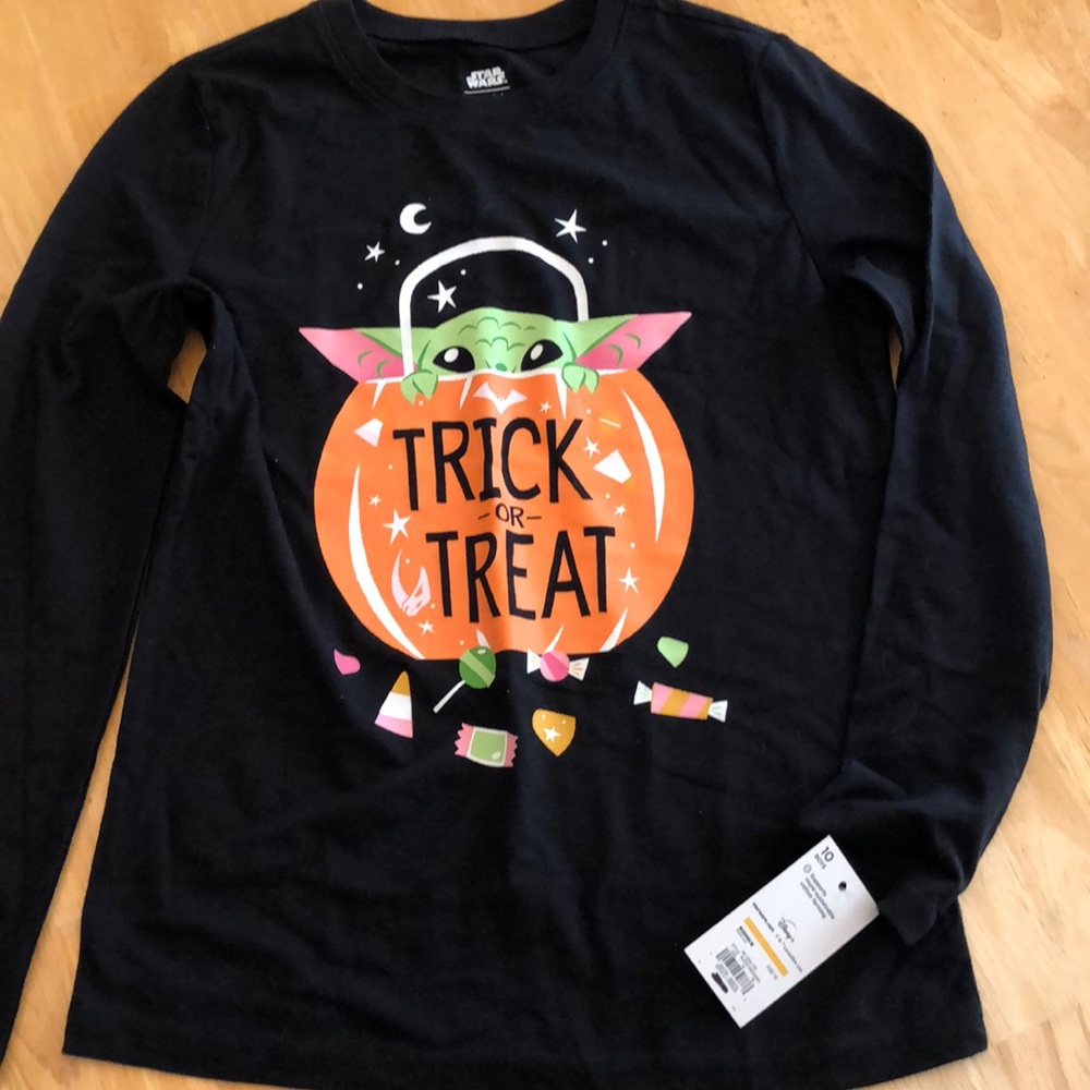 Size 10 boys new with tag, baby Yoda Halloween, long sleeve T-shirt